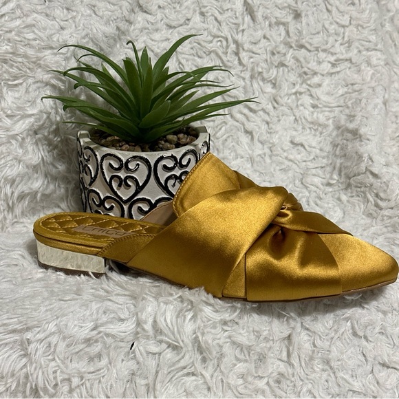 Chico's Kyla Mules Marigold Gold Wrap Silk Fabric Mob Wife Lux Sz.8.5 Classic - Picture 7 of 14